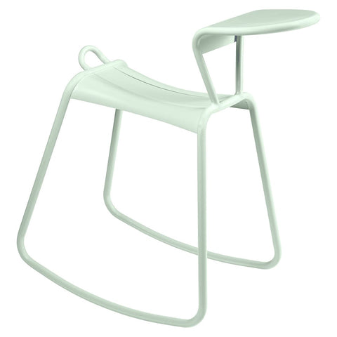 Asiento mecedora ADADESK con mesa de apoyo de la marca fermob. comprar fermob online. Rincon del mueble online. RDM madrid.