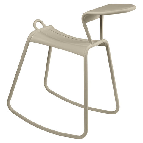 Asiento mecedora ADADESK con mesa de apoyo de la marca fermob. comprar fermob online. Rincon del mueble online. RDM madrid.