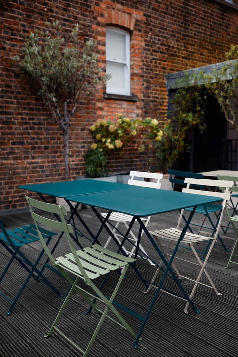 Mesa BISTRO 71x71cm de la marca Fermob. Comprar Fermob online. Rincón del Mueble