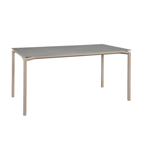 Mesa calvi mineral 160x80cm de la marca fermob. comprar online en rincon del mueble