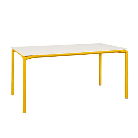 Mesa calvi mineral 160x80cm de la marca fermob. comprar online en rincon del mueble
