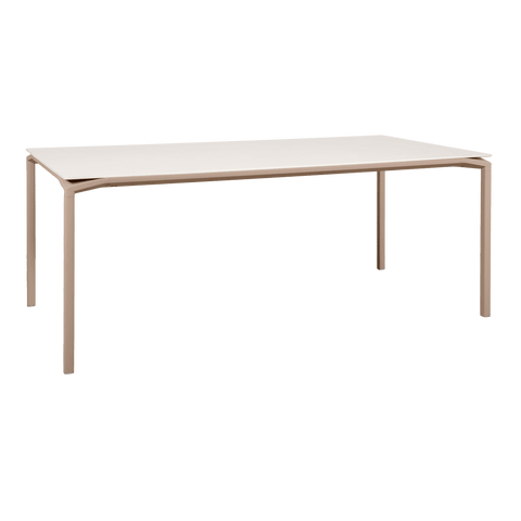 Mesa Calvi Mineral 195x95 de la marca fermob. comprar online en rincon del mueble