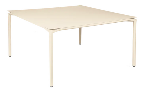 Mesa CALVI de 140 X 140 cm de la marca francesa Fermob. Comprar Fermob online. Rincón del Mueble