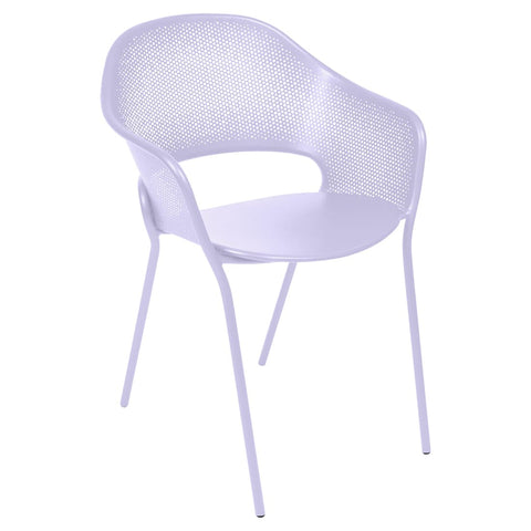 Silla con reposabrazos KATE de la marca FERMOB en Rincón del Mueble RDM Madrid España