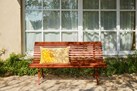 Banco LOUISIANE para 4 personas de la marca francesa Fermob. Comprar Fermob online. Rincón del Mueble