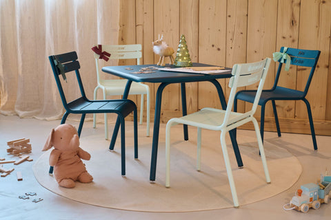 Silla LUXEMBOURG KID ARTISTE de la marca francesa Fermob. Comprar Fermob online. Rincón del Mueble
