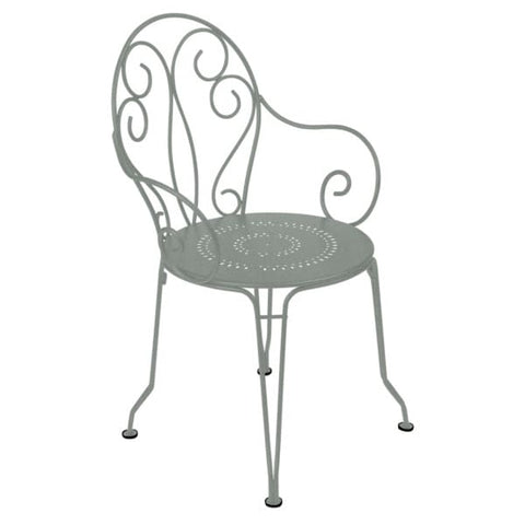 Silla con reposabrazos MONTMARTRE, comprar online mobiliario de la marca FERMOB en Rincón del Mueble RDM Madrid España