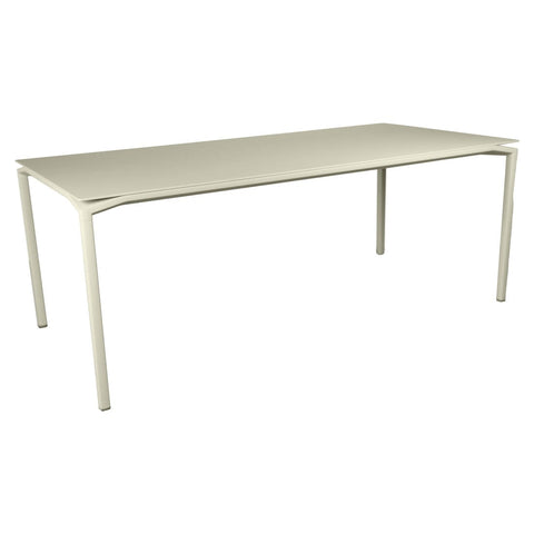 Mesa CALVI interior 195x95cm de la marca Fermob. Comprar Fermob online. Rincon del mueble. 