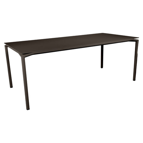 Mesa CALVI interior 195x95cm de la marca Fermob. Comprar Fermob online. Rincon del mueble.