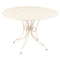 Mesa Ø 117 cm 1900 de la marca francesa Fermob. Comprar Fermob online. Rincón del Mueble