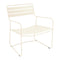 Conjunto de sillón bajo con reposabrazos y reposapiés SURPRISING de la marca francesa Fermob. Comprar Fermob online. Rincón del Mueble