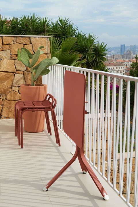Mesa REST'O 57x57x74cm de la marca fermob. comprar online en rincon del mueble. RDM madrid online.
