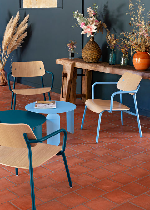 Sillón bajo de roble con reposabrazos STUDIEFERMOB RDM Madrid