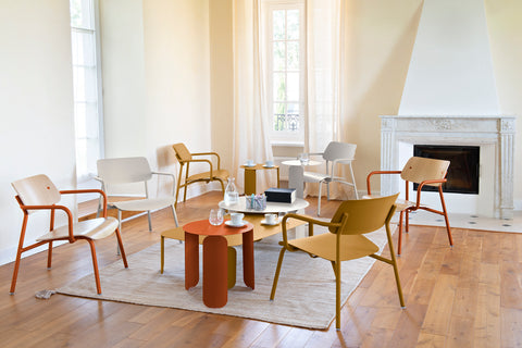 Sillón bajo de roble con reposabrazos STUDIEFERMOB RDM Madrid