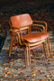 Sillón bajo con reposabrazos STUDIE