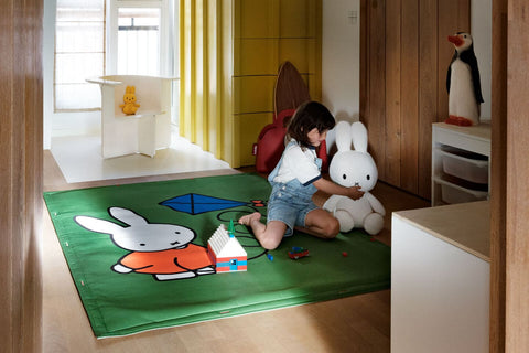 alfombra FLYING CARPET X MIFFY de la marca holandesa fatboy. comprar online en rincon del mueble