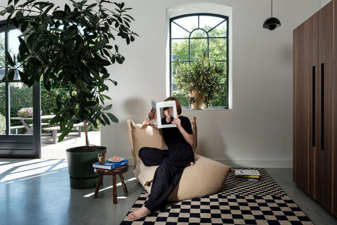 the bonbaron slim cord deep blue de la marca holandesa fatboy. comprar online en rincon del mueble