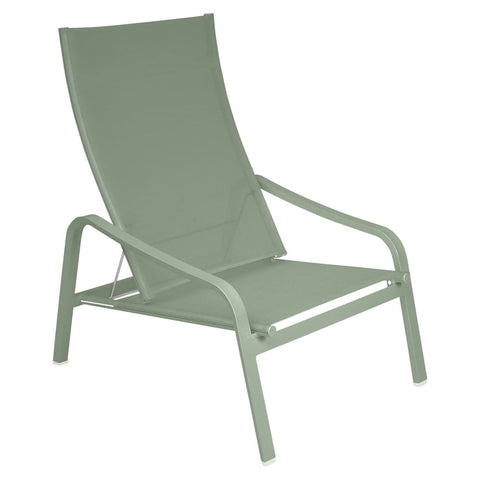 Sillón bajo ALIZÉ de la marca francesa Fermob. Comprar Fermob online. Rincón del Mueble