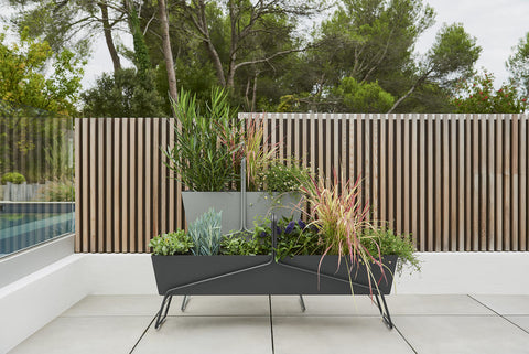 Jardinera alta BASKET de la marca francesa Fermob. Comprar Fermob online. Rincón del Mueble
