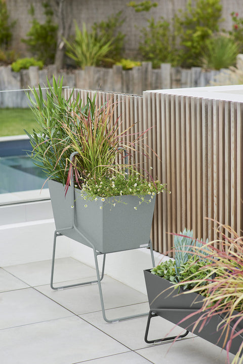 Jardinera alta BASKET de la marca francesa Fermob. Comprar Fermob online. Rincón del Mueble