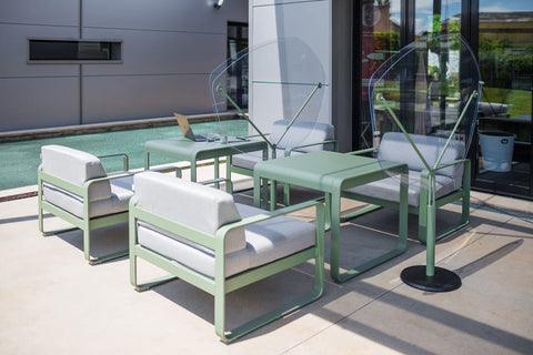 Mesa altura media BELLEVIE de 64 x 80 x 74 cm de la marca francesa Fermob. Comprar Fermob online. Rincón del Mueble