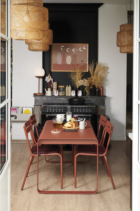 Mesa BELLEVIE de 140 x 80 x 74 cm de la marca francesa Fermob. Comprar Fermob online. Rincón del Mueble