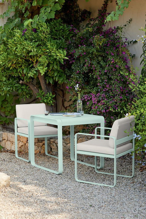 Mesa BELLEVIE de 74 x 80 x 74 cm de la marca francesa Fermob. Comprar Fermob online. Rincón del Mueble