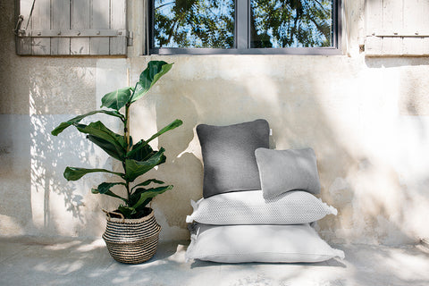 Cojín de exterior EVASION de 44 x 44 cm de la marca Fermob. Comprar Fermob online. Rincón del Mueble