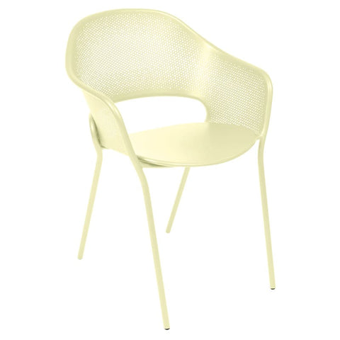 Silla con reposabrazos KATE de la marca FERMOB en Rincón del Mueble RDM Madrid España