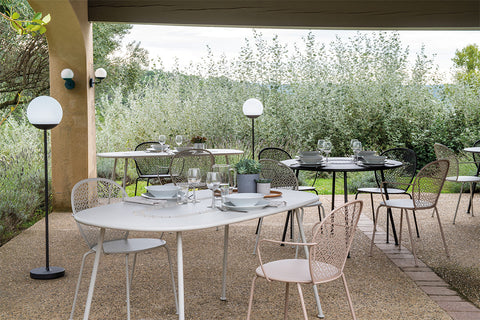 Silla con reposabrazos LORETTE. Comprar muebles Fermob en Rincón del Mueble RDM Madrid España. Mobiliario interior y exterior, jardín o terraza