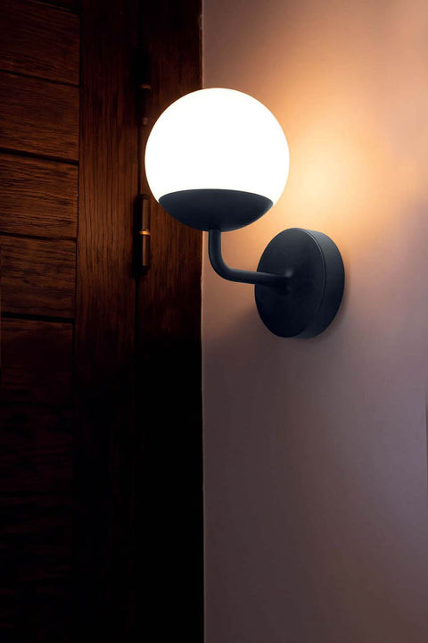 Aplique de pared mooon de la marca Fermob. 