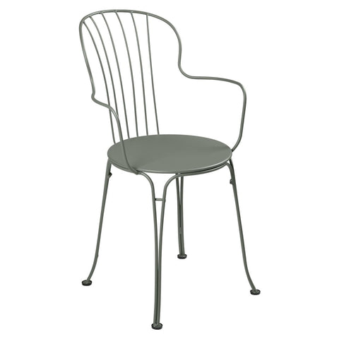 Silla con reposabrazos OPERA+ de la marca francesa Fermob. Comprar Fermob online. Rincón del Mueble