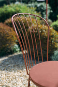 Silla con reposabrazos OPERA+ de la marca francesa Fermob. Comprar Fermob online. Rincón del Mueble