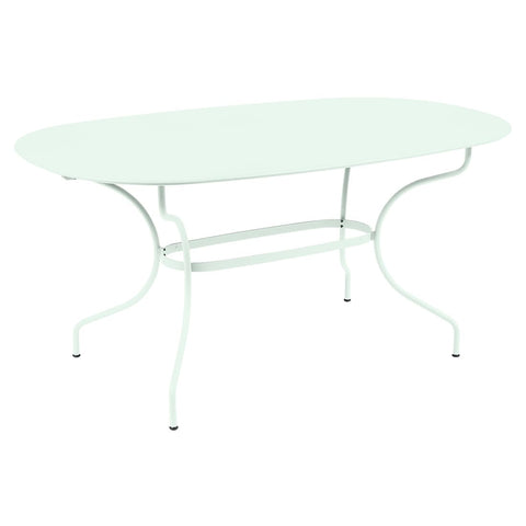 Mesa ovalada 160 x 90 cm OPERA+ de la marca francesa Fermob. Comprar Fermob online. Rincón del Mueble