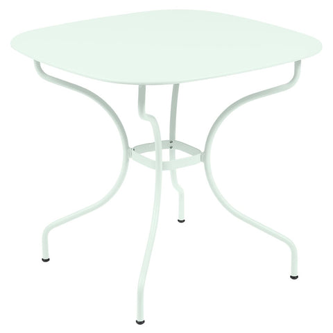 Mesa 82 x 82 cm OPERA+ de la marca francesa Fermob. Comprar Fermob online. Rincón del Mueble