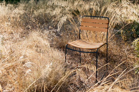 Silla de teca SURPRISING de la marca francesa Fermob. Comprar Fermob online. Rincón del Mueble