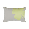Cojín de exterior TRÈFLE de 44 x 30 cm de la marca Fermob. Comprar Fermob online. Rincón del Mueble