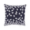 Cojín de exterior TRÈFLE de 44 x 44 cm de la marca Fermob. Comprar Fermob online. Rincón del Mueble